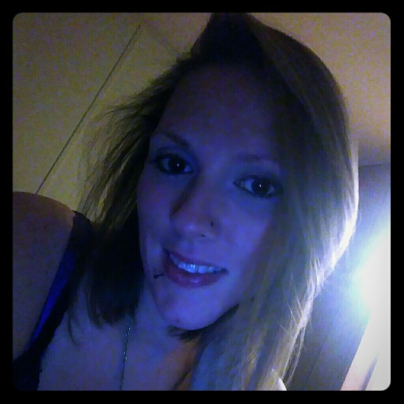 Meet your Posher, Audrey - Picture 1 of 1